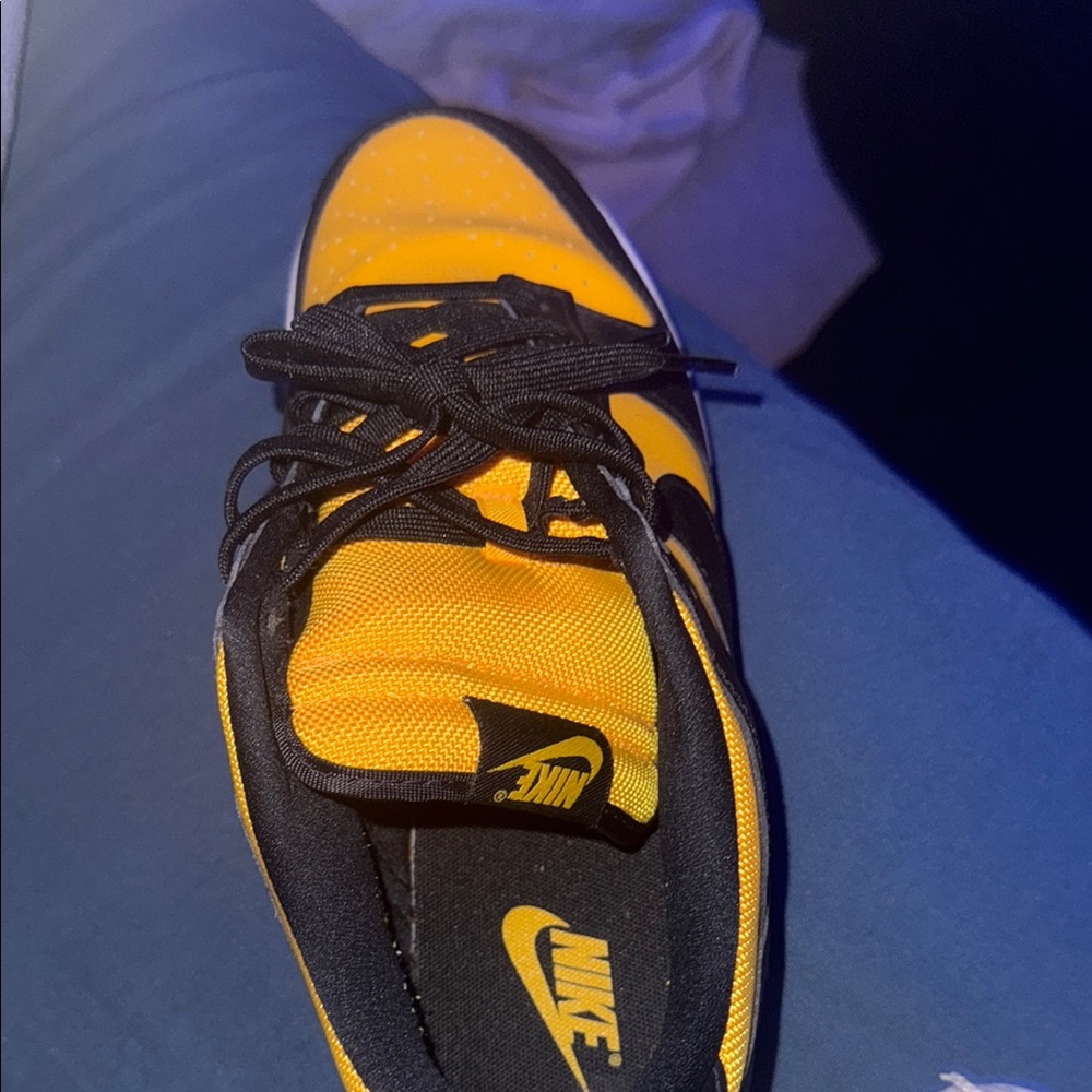 Nike Yellow and Black Dunk Sneakers Classic Design - Picture 5 of 5